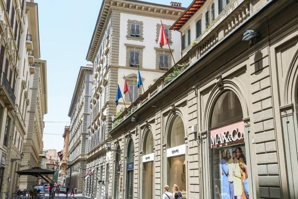 Apartamento Next To The Duomo Of Florence, Lorenzo, With Private Terrace